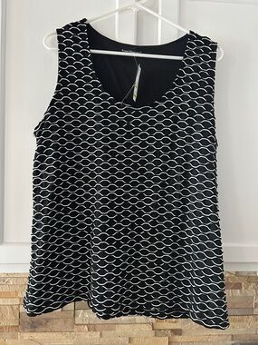NWT Black & White Patterned Sleeveless Top
